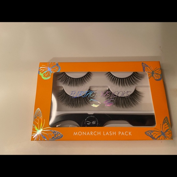 Flirtacious Looks Cosmetic - Picture 2 of 2